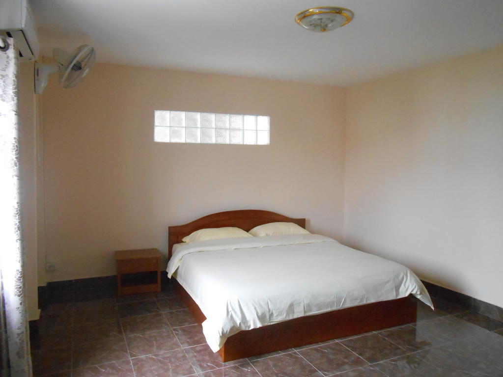 Bayern Guesthouse Ban Nongdouang Rom bilde